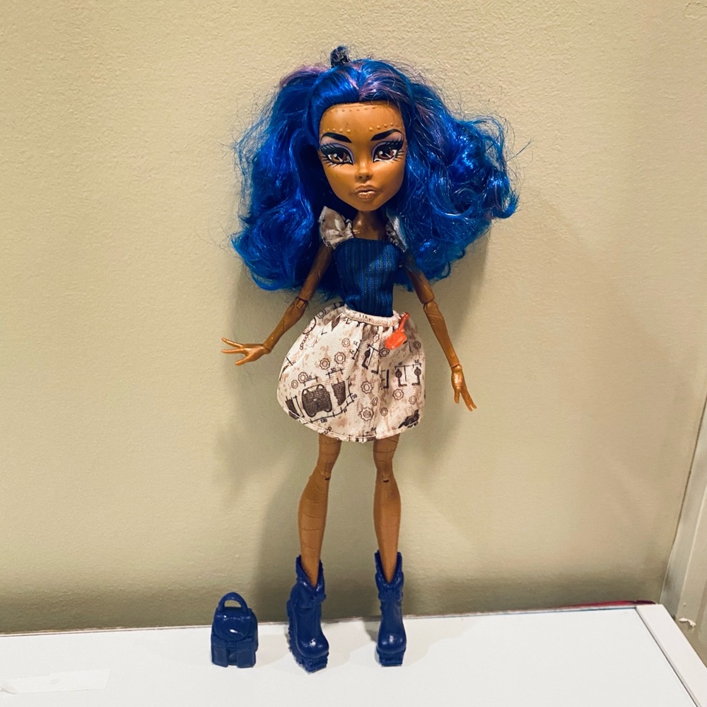 Monster High Rare Gore-geous Gorgeous Accessories Robecca Steam Doll